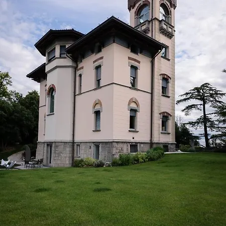 Della Giovanna By Vacavilla Villa Buia