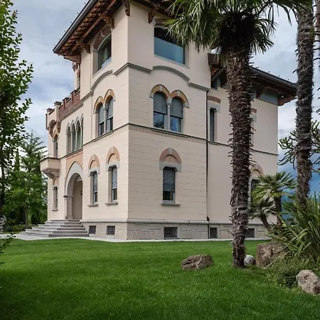 Della Giovanna By Vacavilla Villa