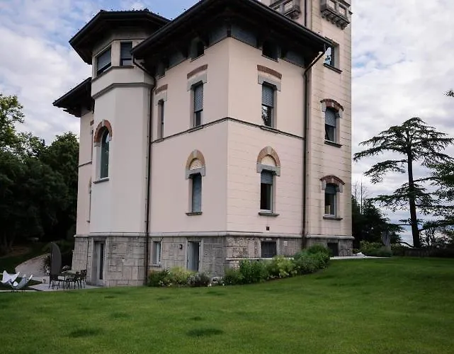 Della Giovanna By Vacavilla Villa Buia